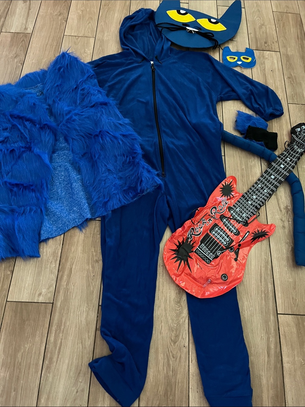 HALLOWEEN! Adult PETE THECAT Costume Set - Hooded Jumpsuit with Mask/Fur Jacket